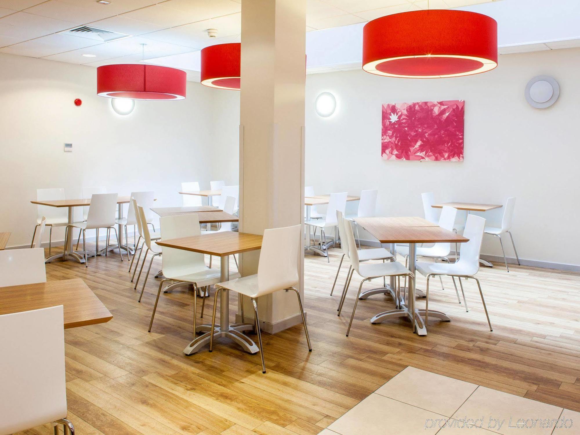 Travelodge London Stadtteil Ealing Exterior foto