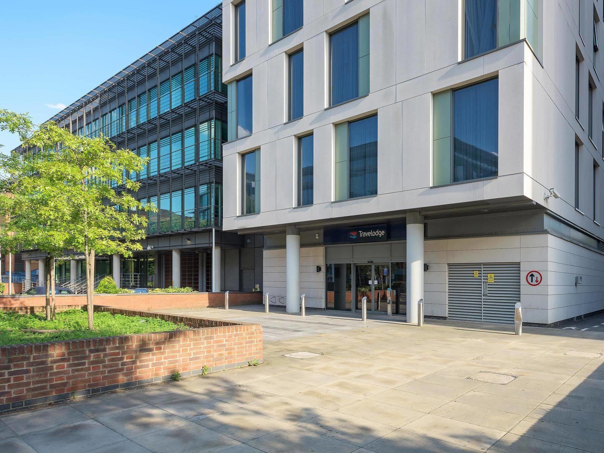 Travelodge London Stadtteil Ealing Exterior foto