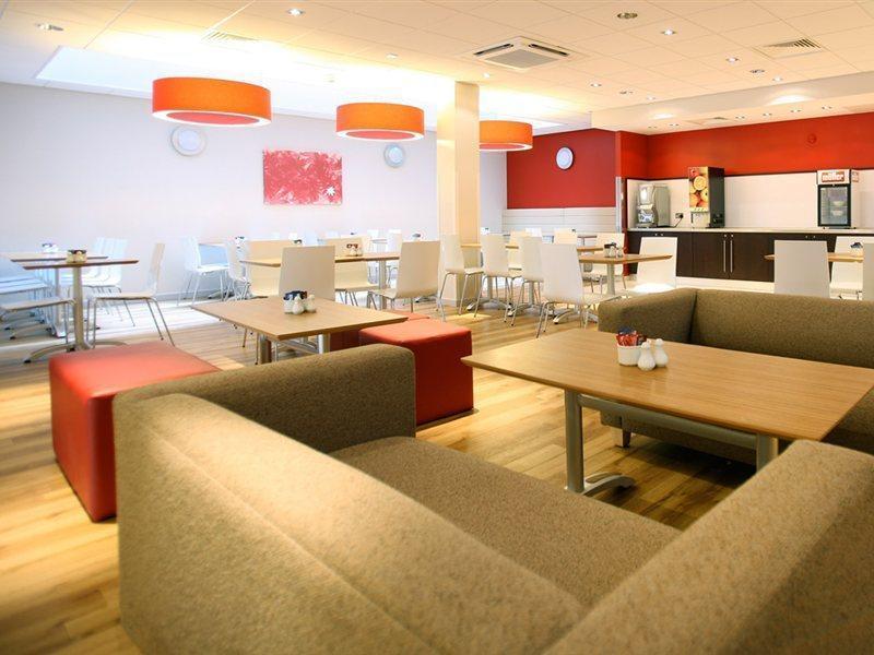 Travelodge London Stadtteil Ealing Exterior foto